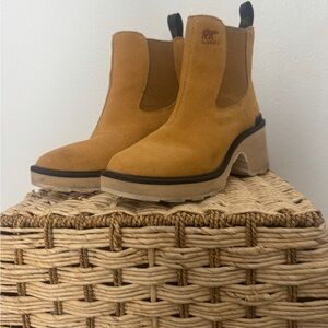 Sorel Women's Tan Ankle Boots